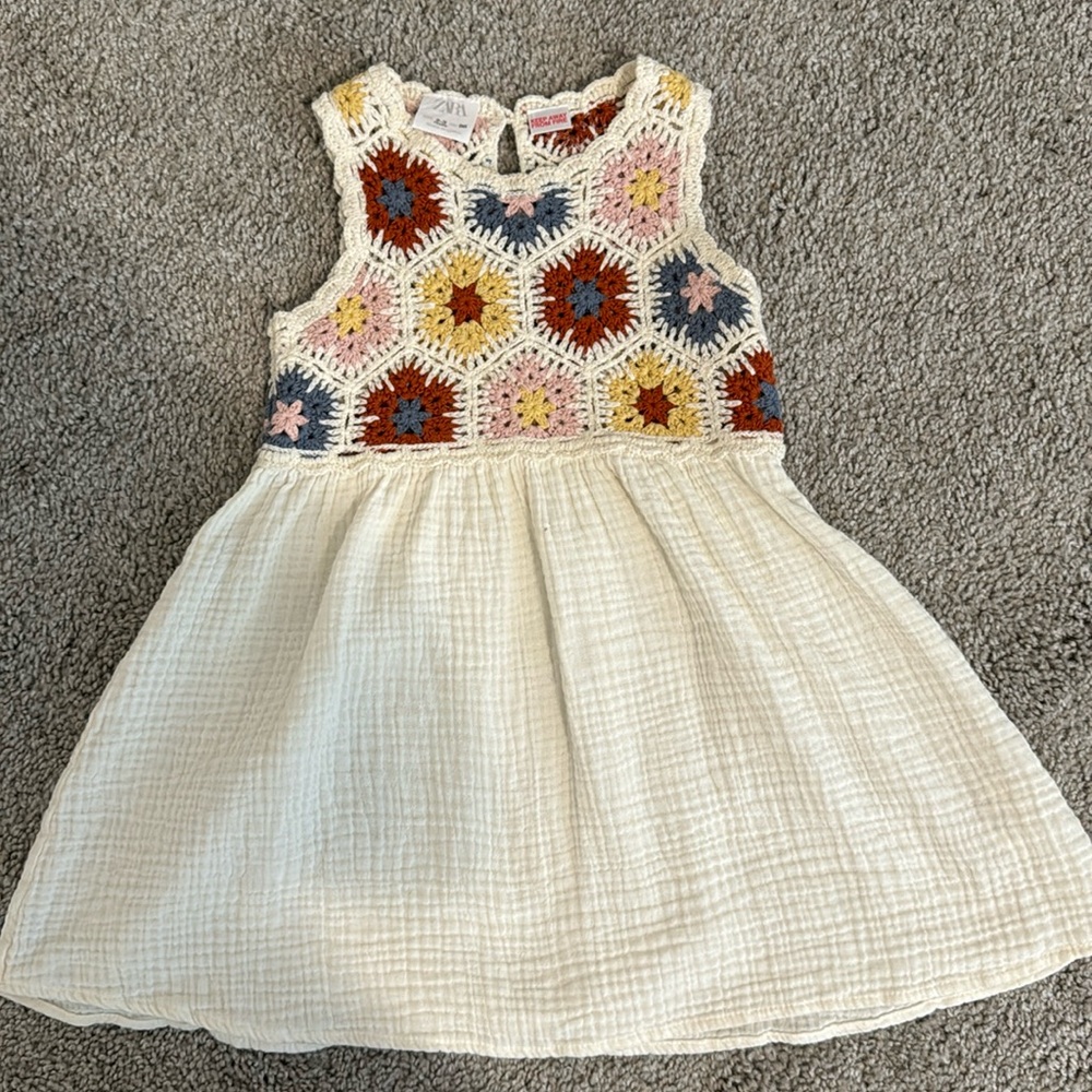 Crotchet dress with linen bottom